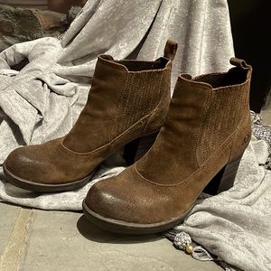 Born ankle boots